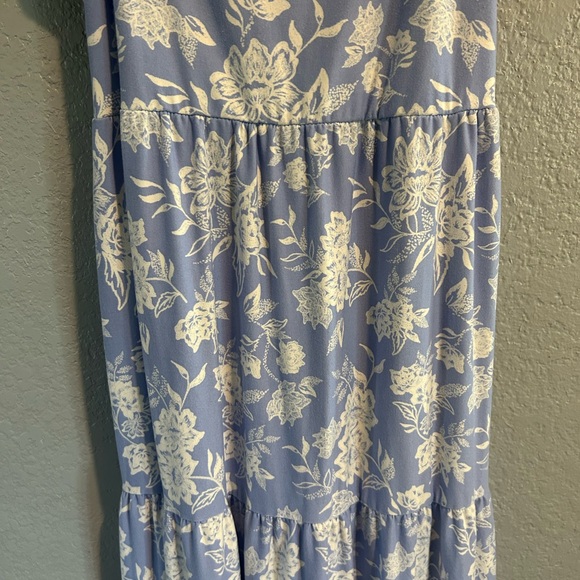 So Dresses Blue Floral Tiered Maxi Dress | Spaghetti Strap | Size Medium - Picture 3 of 7